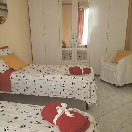 Beatrice Con 1camera Da Letto, Un Cucina E Bagno Scordia
